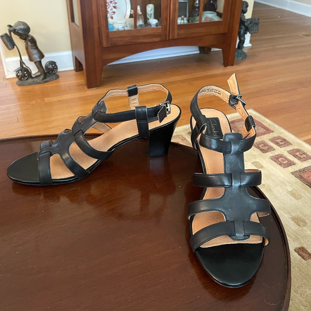 Clarks Artisan Active air black sandals